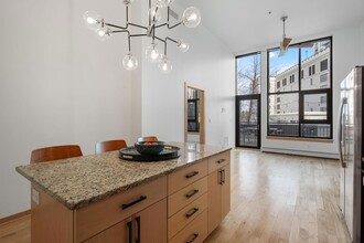 1120 S 2nd St, Unit 304 in Minneapolis, MN - Building Photo - Building Photo