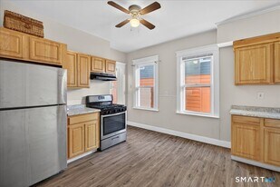 82 Gilbert St in West Haven, CT - Building Photo