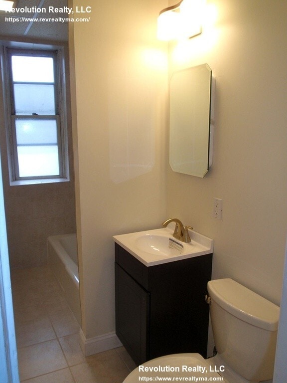 394 Riverway, Unit 2 in Boston, MA - Foto de edificio - Building Photo