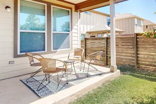 3651 Sandy Brook Dr in Round Rock, TX - Building Photo