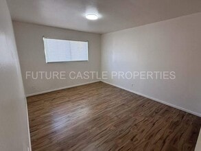 310 La Veta Dr in Albuquerque, NM - Building Photo - Building Photo