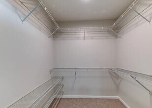 504 Greenwich Dr in Albany, NY - Building Photo - Building Photo