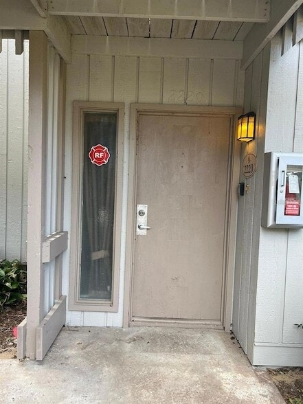 2220 Burnway Rd in Haines City, FL - Foto de edificio - Building Photo