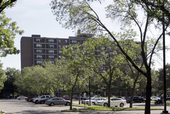 Bridgewood Place in Mississauga, ON - Building Photo - Building Photo