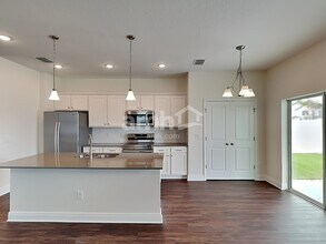 2829 Ponds Trl in St. Cloud, FL - Foto de edificio - Building Photo
