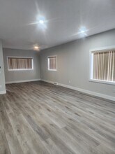 109 S Warren Ave, Unit 1 in Big Rapids, MI - Foto de edificio - Building Photo