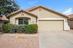 22272 E Via del Rancho in Queen Creek, AZ - Building Photo