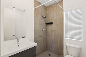 1805 E Indian School Rd, Unit 09 in Phoenix, AZ - Building Photo - Building Photo