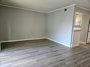 2300 Nacogdoches Rd in San Antonio, TX - Building Photo - Building Photo