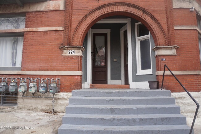 226 W Burnett Ave in Louisville, KY - Building Photo - Building Photo