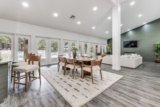 Creekstone in Austin, TX - Building Photo - Building Photo