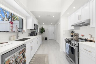 501 NW 78th Way in Plantation, FL - Building Photo - Building Photo