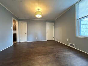 1555 Palmer Ave in Muskegon, MI - Building Photo - Building Photo