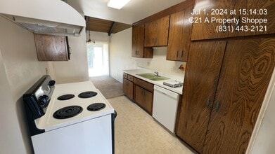 1611 Cuevas Cir in Salinas, CA - Building Photo - Building Photo