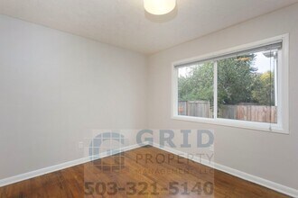 68 NE Monroe St in Portland, OR - Building Photo - Building Photo