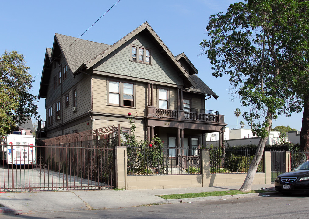 939 21st St in Los Angeles, CA - Building Photo