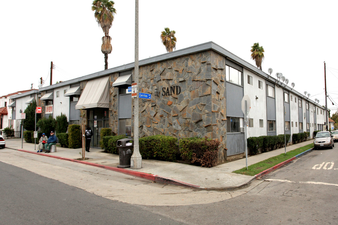 Sands Apartments in Long Beach, CA - Foto de edificio