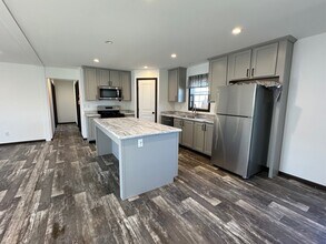 3606 Warren Ct in Bellevue, NE - Foto de edificio - Building Photo