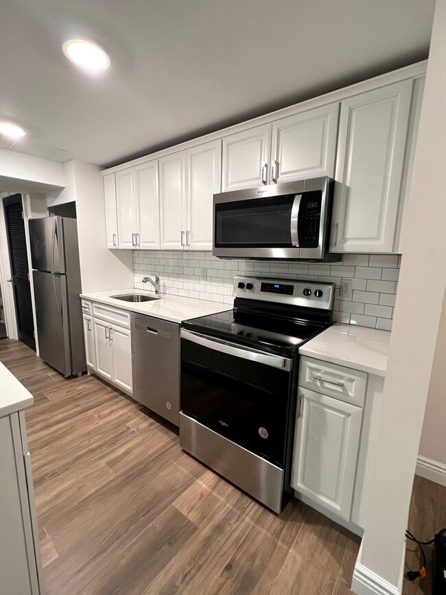 91 Main St, Unit 1 in Franklin, NJ - Foto de edificio - Building Photo