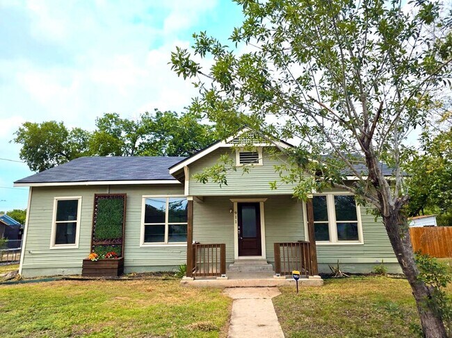 911 Florida St in San Antonio, TX - Building Photo - Building Photo