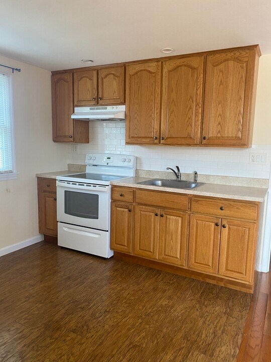 2A Cecil Pl in Hicksville, NY - Building Photo