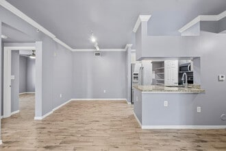 6410 Emerald Dunes Dr in West Palm Beach, FL - Building Photo - Building Photo