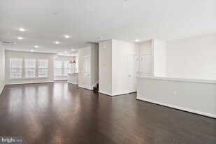 13026 Martz St in Clarksburg, MD - Building Photo