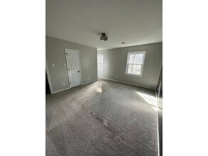 312 Bahama Loop in Fayetteville, NC - Building Photo - Building Photo