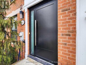 139 John West Way in Aurora, ON - Building Photo - Building Photo