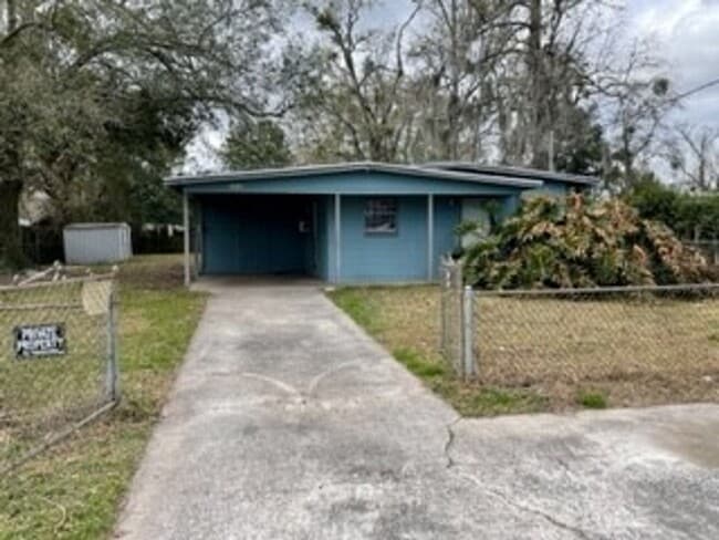 property at 2938 Brackridge Blvd E