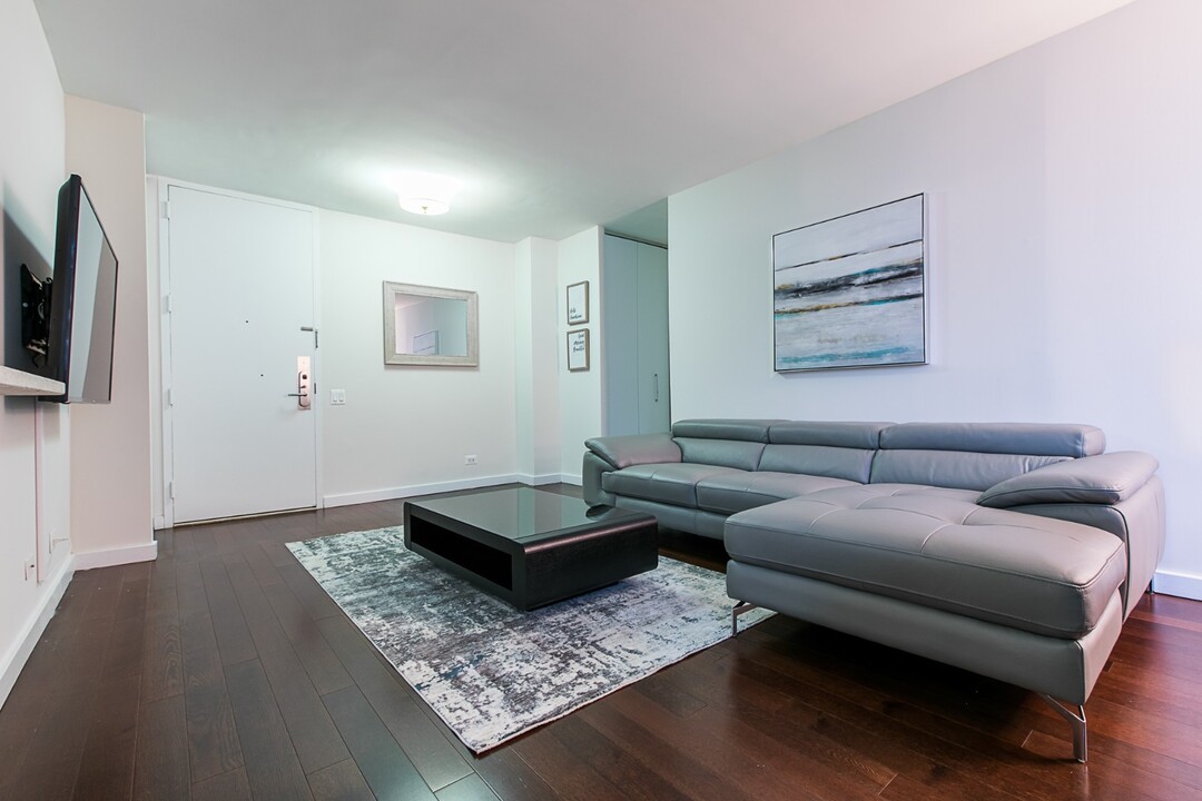 401 E 34th St in New York, NY - Building Photo