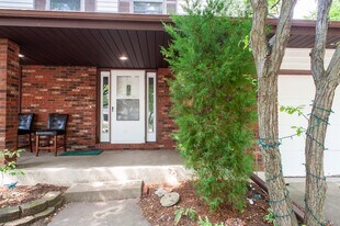 1147 Garfield Ave in Libertyville, IL - Building Photo