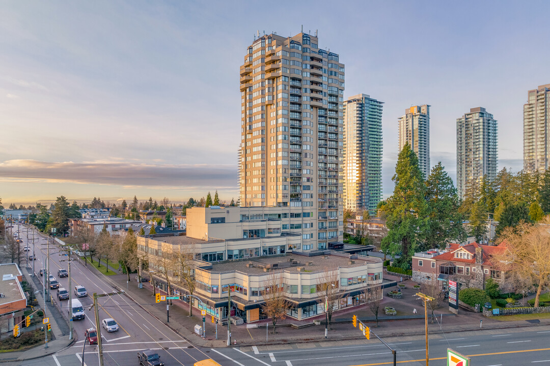 Burlington Square in Burnaby, BC - Building Photo