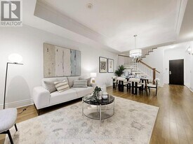 500 Doris Ave in Toronto, ON - Building Photo