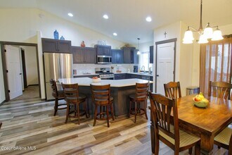 4679 Gumwood Cir in Post Falls, ID - Foto de edificio - Building Photo