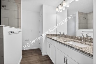 1401 Degroodt Rd SW in Palm Bay, FL - Building Photo - Building Photo