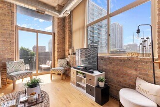 1528 S Wabash Ave in Chicago, IL - Foto de edificio - Building Photo