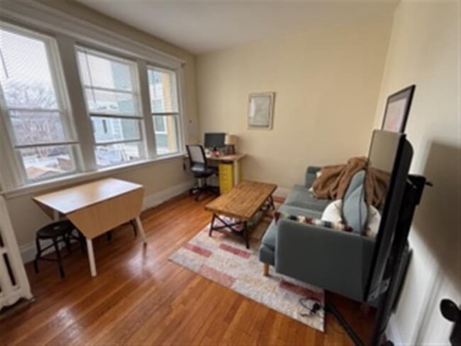 72 Kirkland St, Unit 1 in Cambridge, MA - Foto de edificio - Building Photo