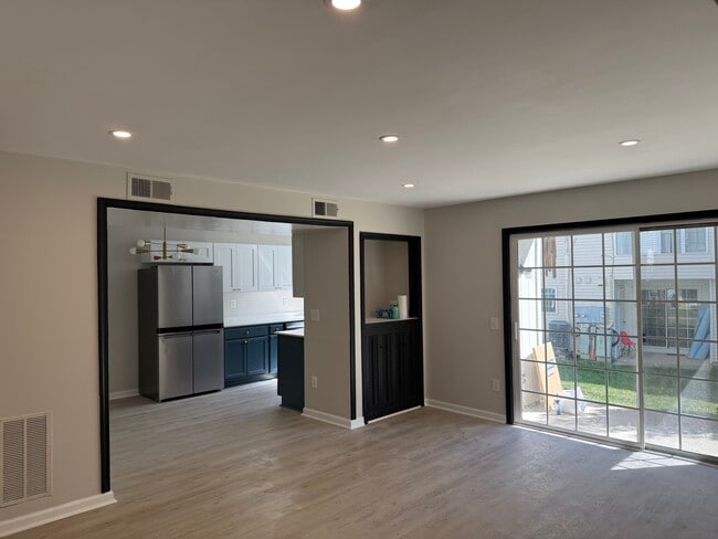 114 Fort Evans Rd NE, Unit A in Leesburg, VA - Foto de edificio - Building Photo