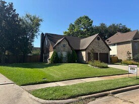 13515 Ryanwood Dr in Houston, TX - Building Photo