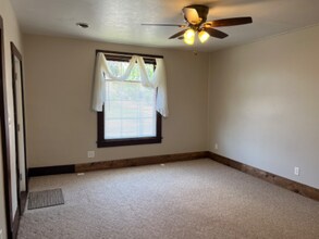 208 E Front St in South Whitley, IN - Building Photo - Building Photo