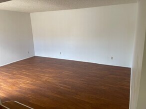 8001 N El Tovar Pl in Tucson, AZ - Building Photo - Building Photo