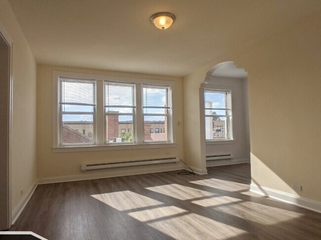 2936 W Palmer St in Chicago, IL - Building Photo - Building Photo