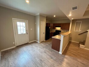 5026 Summit Wood in San Antonio, TX - Building Photo - Building Photo