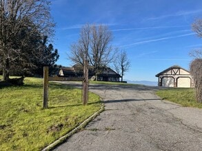 17851 Tejon Dr in Tehachapi, CA - Building Photo - Building Photo