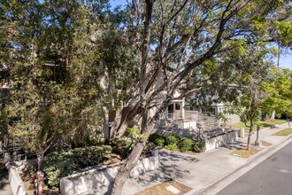 317 E Del Mar Blvd in Pasadena, CA - Foto de edificio - Building Photo