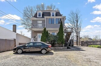 19 Canal St, Unit #2 in Medford, MA - Foto de edificio - Building Photo