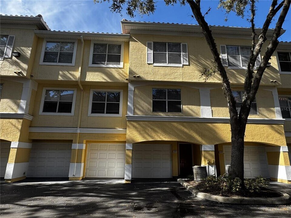 2837 Shadow View Cir in Maitland, FL - Building Photo