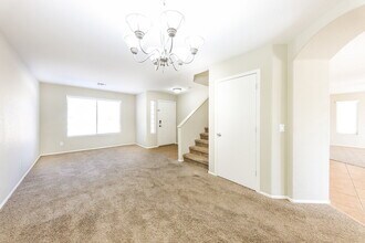 2319 W Running Deer Trl in Phoenix, AZ - Foto de edificio - Building Photo