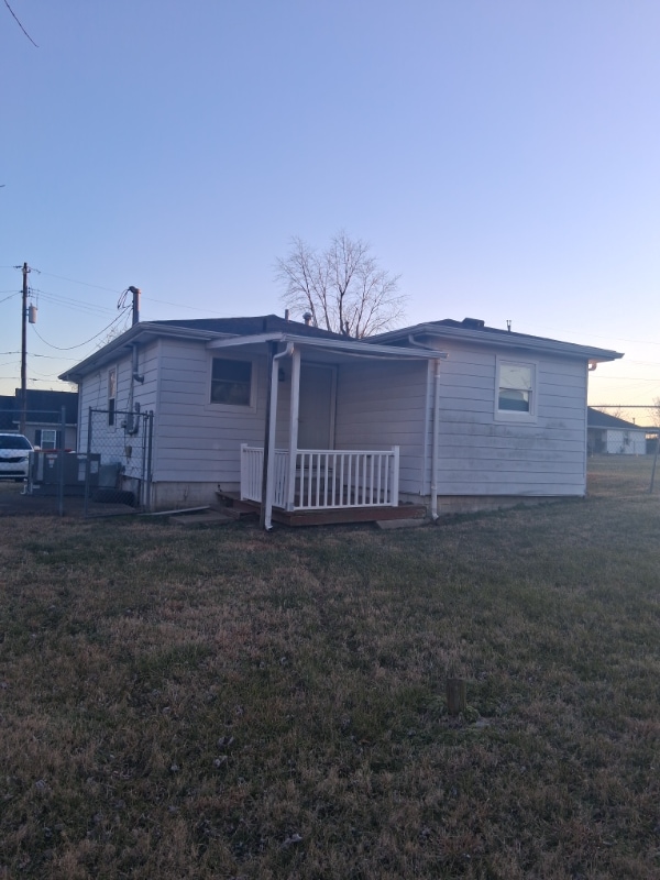 2209 Kelly St in Hopkinsville, KY - Foto de edificio - Building Photo